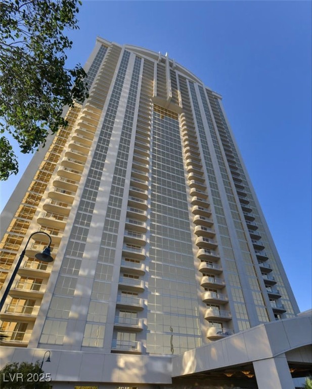 135 East Harmon Avenue 1403