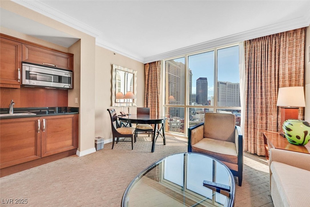 135 East Harmon Avenue 1403