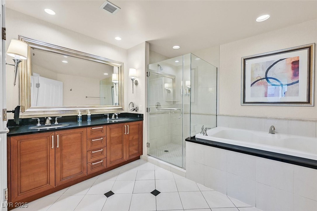135 East Harmon Avenue 1403