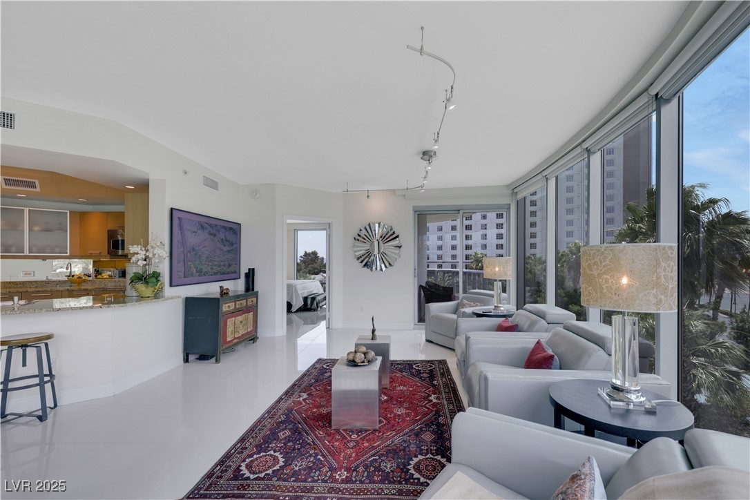 322 Karen Avenue 308