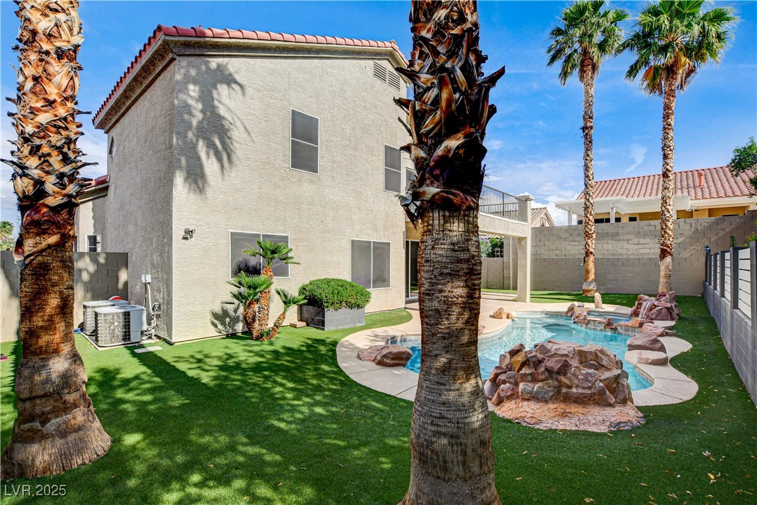 313 Vista Glen Street