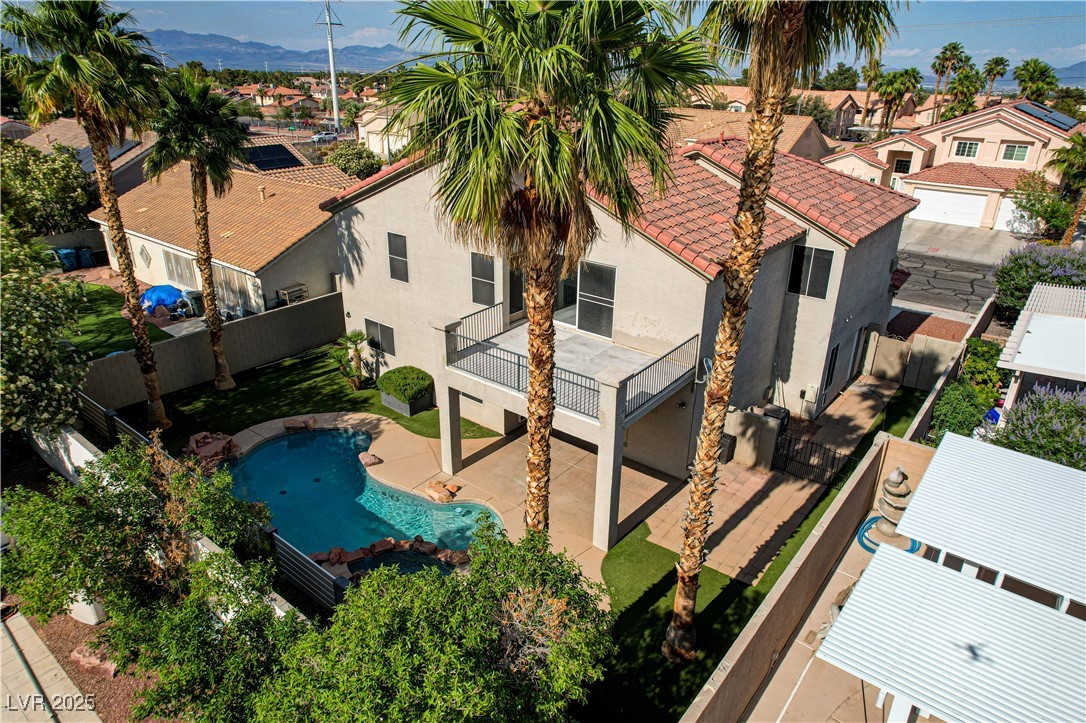 313 Vista Glen Street