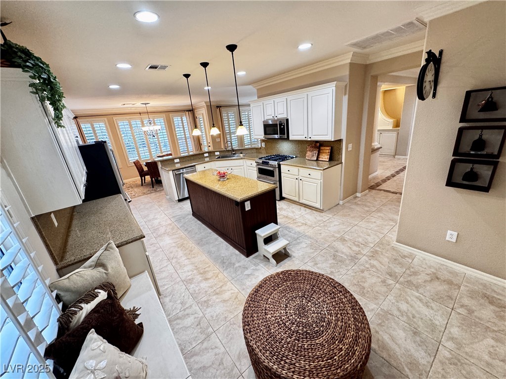 10248 Maggira Place
