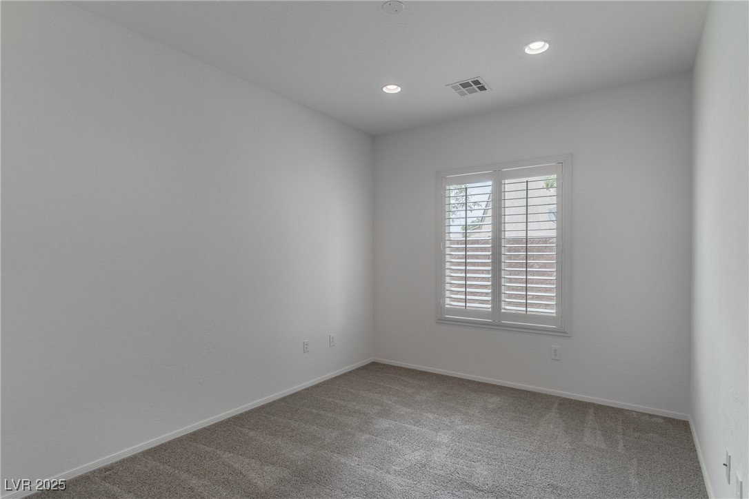 2056 Bay Thrush Way