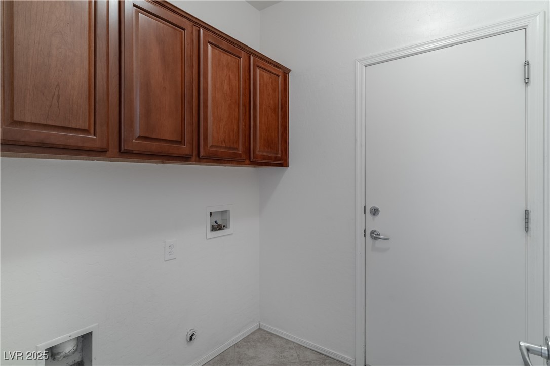 2056 Bay Thrush Way