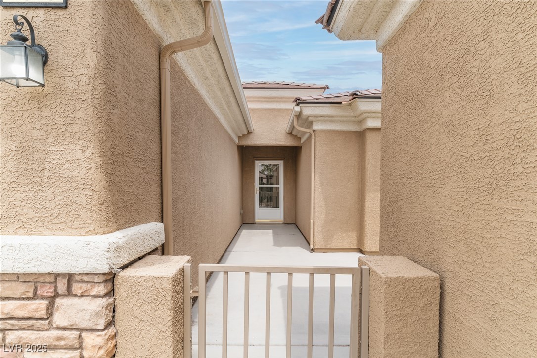 2056 Bay Thrush Way