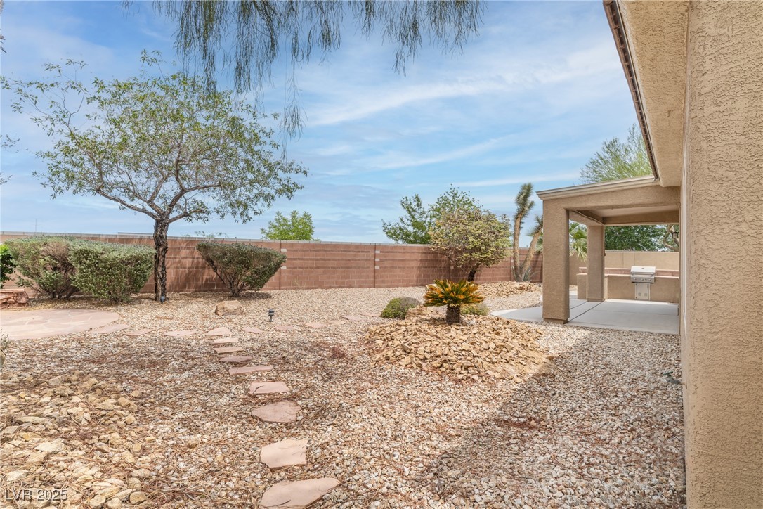 2056 Bay Thrush Way