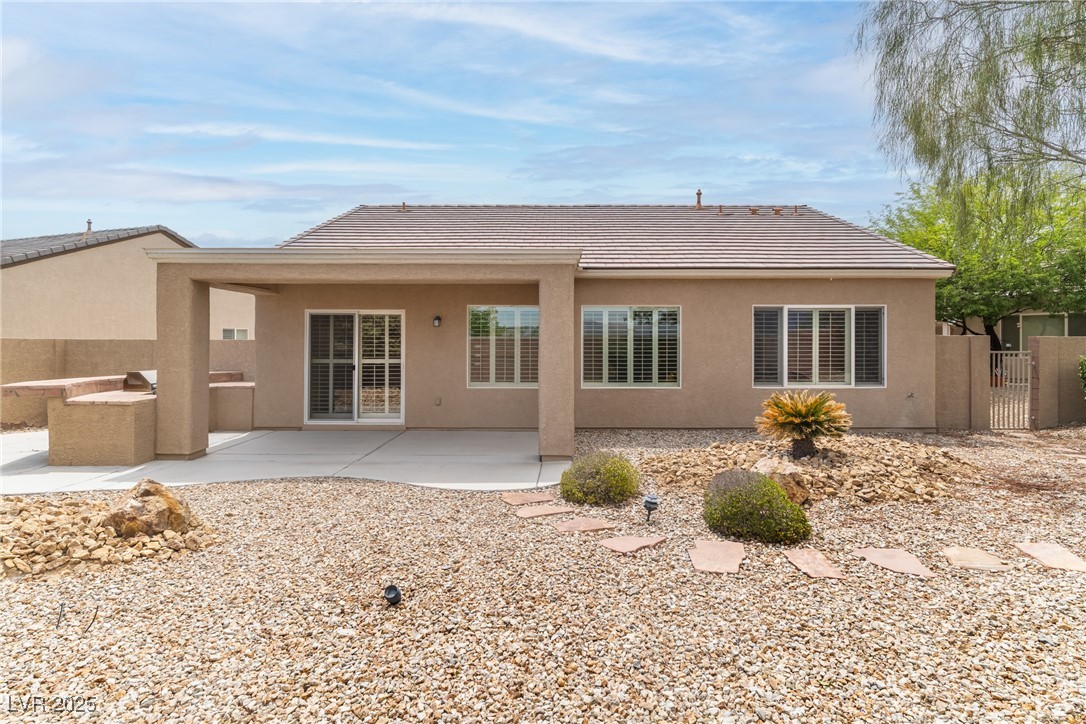 2056 Bay Thrush Way