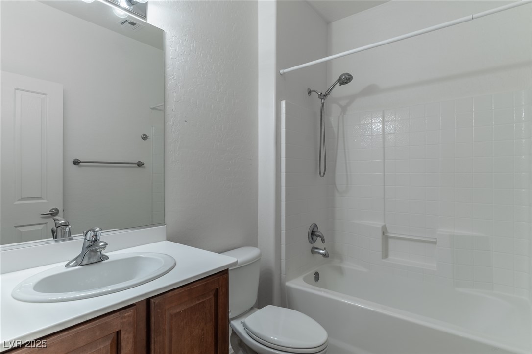 2056 Bay Thrush Way