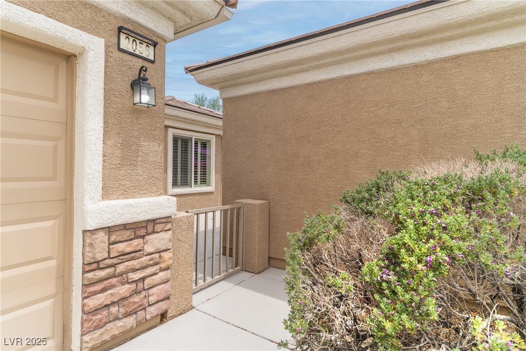 2056 Bay Thrush Way