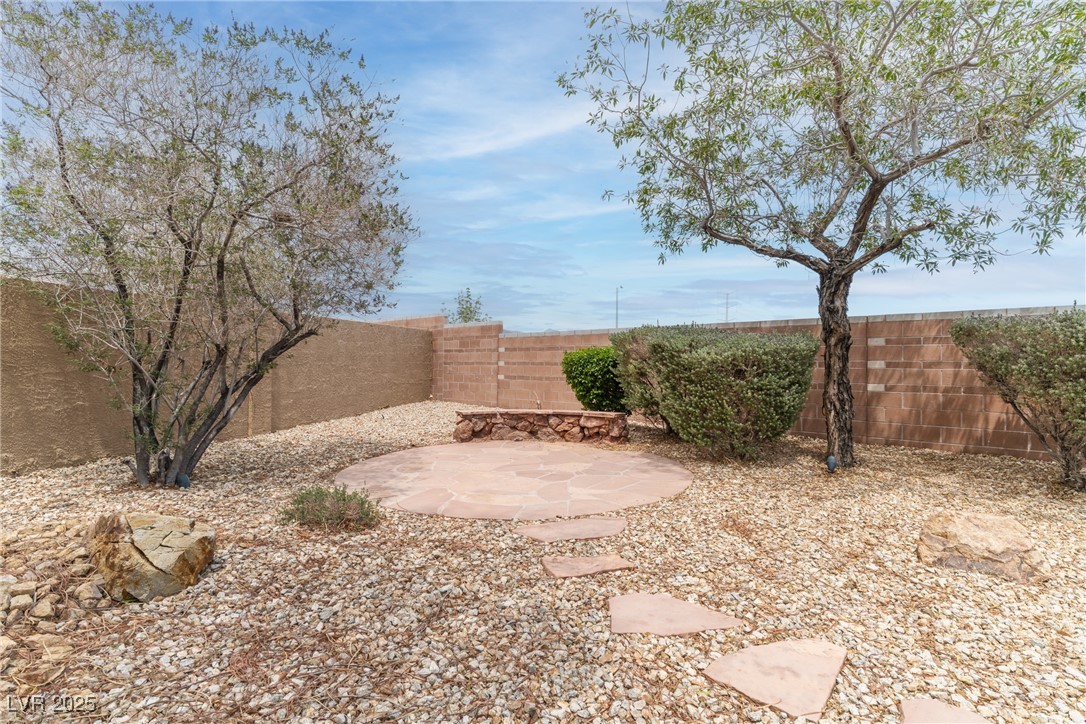 2056 Bay Thrush Way
