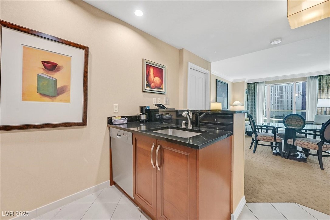 135 East Harmon Avenue 2301