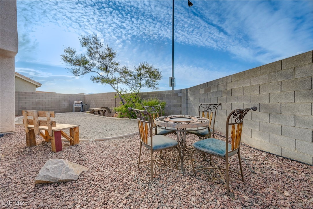 7528 Golden Yucca Drive