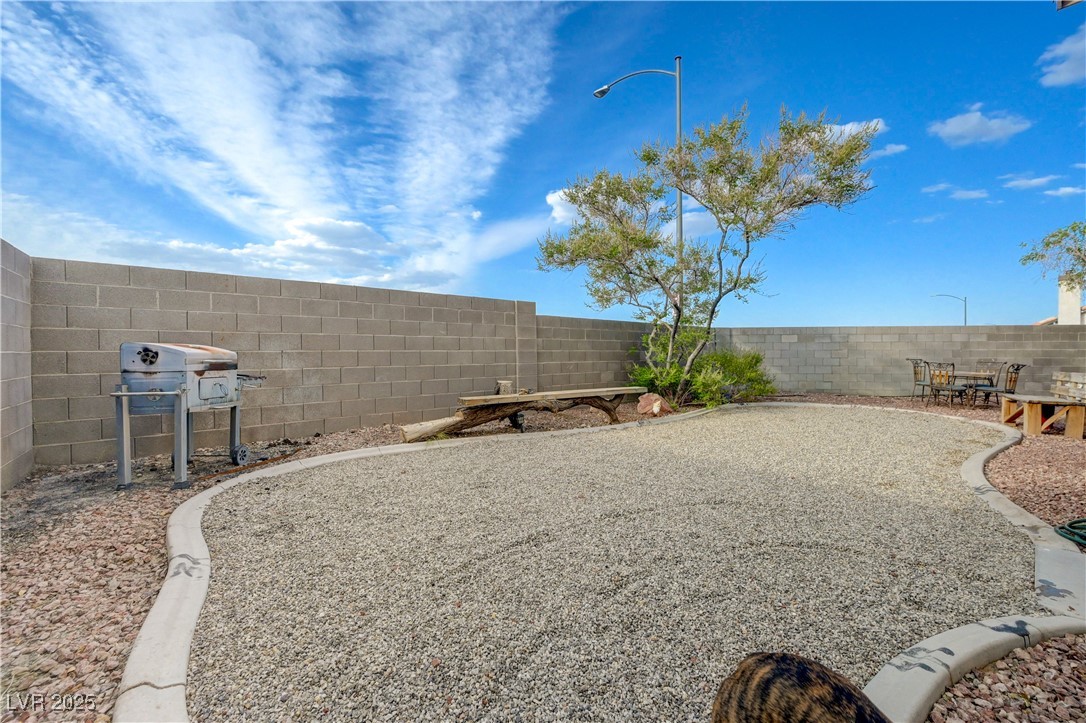 7528 Golden Yucca Drive