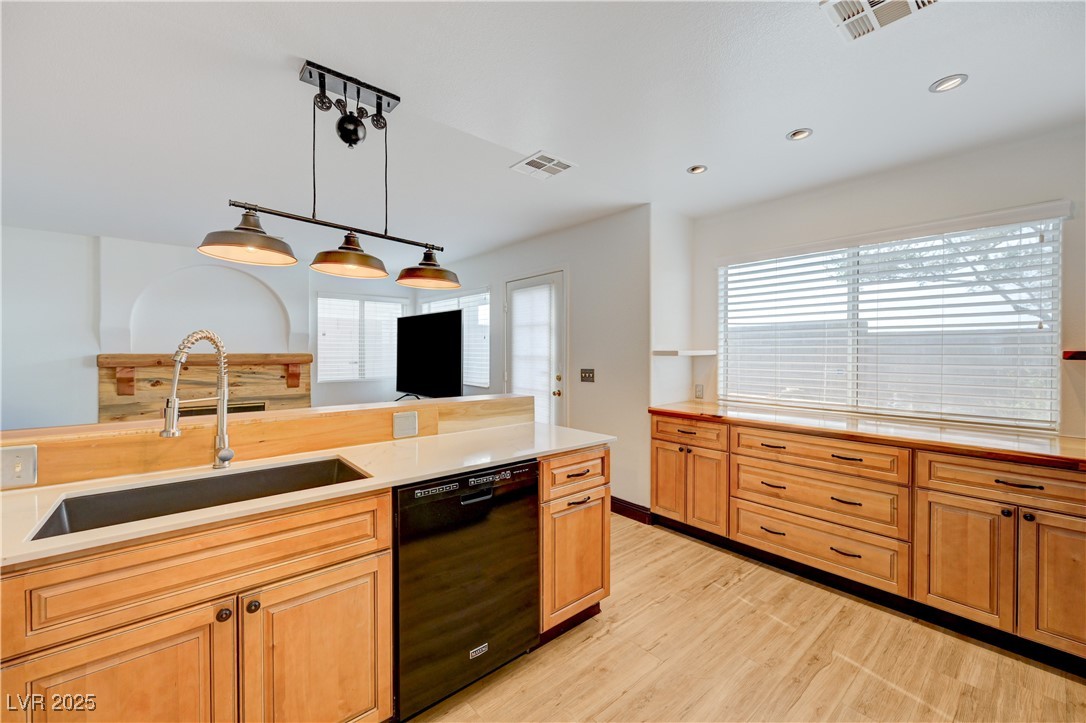 7528 Golden Yucca Drive