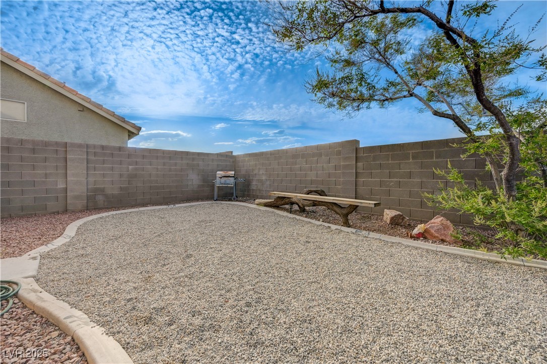 7528 Golden Yucca Drive