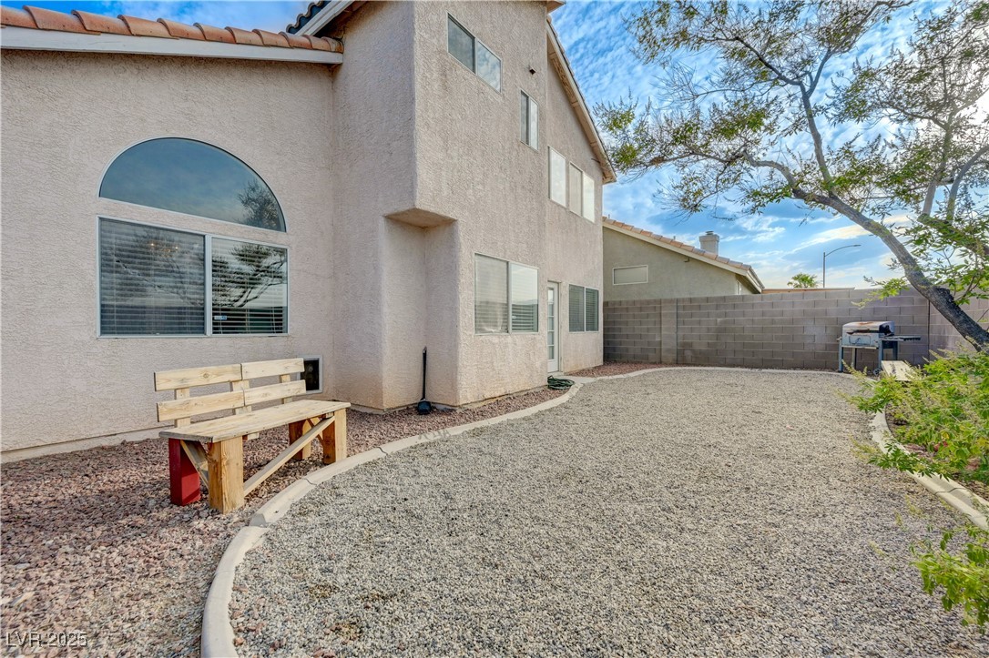 7528 Golden Yucca Drive
