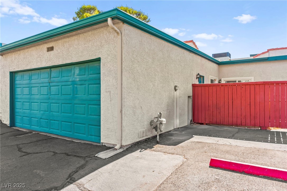 727 Heritage Vista Avenue