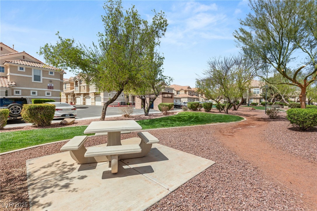 5855 Valley Drive 1080