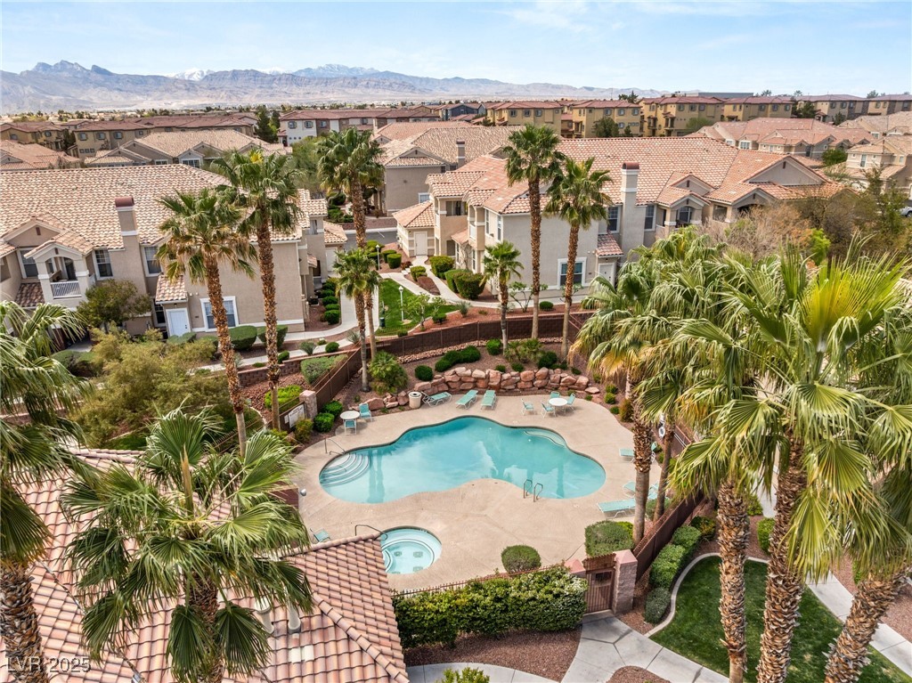 5855 Valley Drive 1080