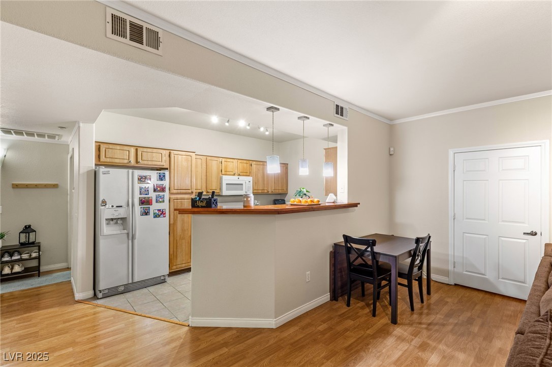 5855 Valley Drive 1080