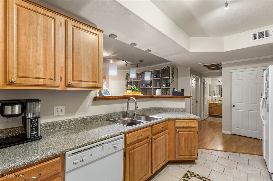 5855 Valley Drive 1080
