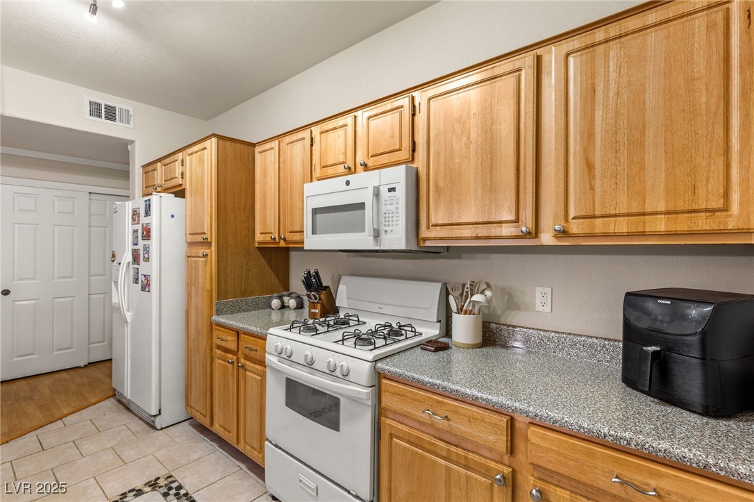 5855 Valley Drive 1080