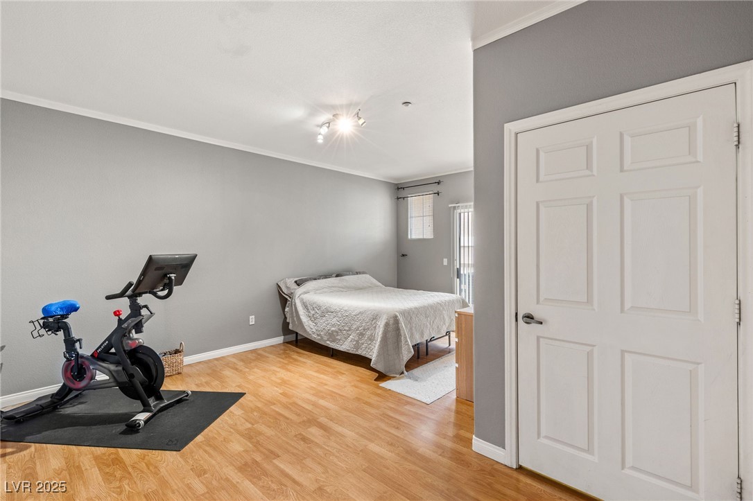 5855 Valley Drive 1080