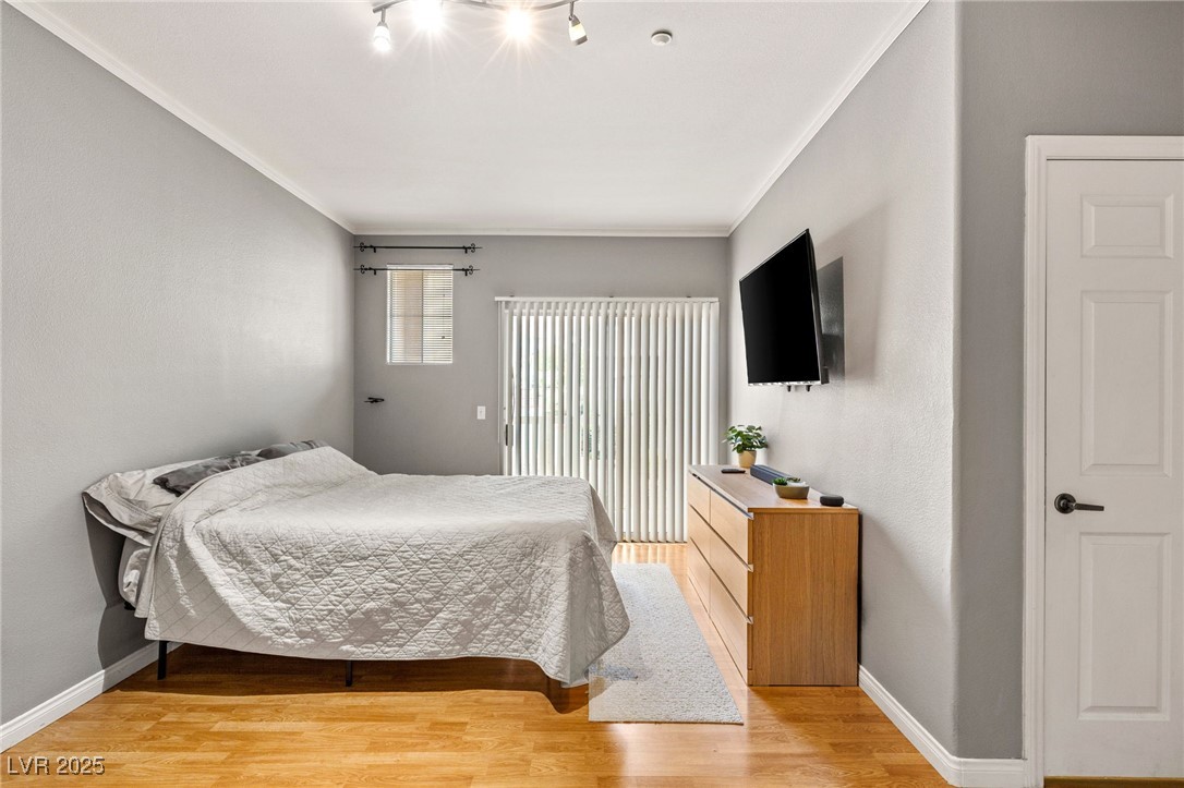 5855 Valley Drive 1080