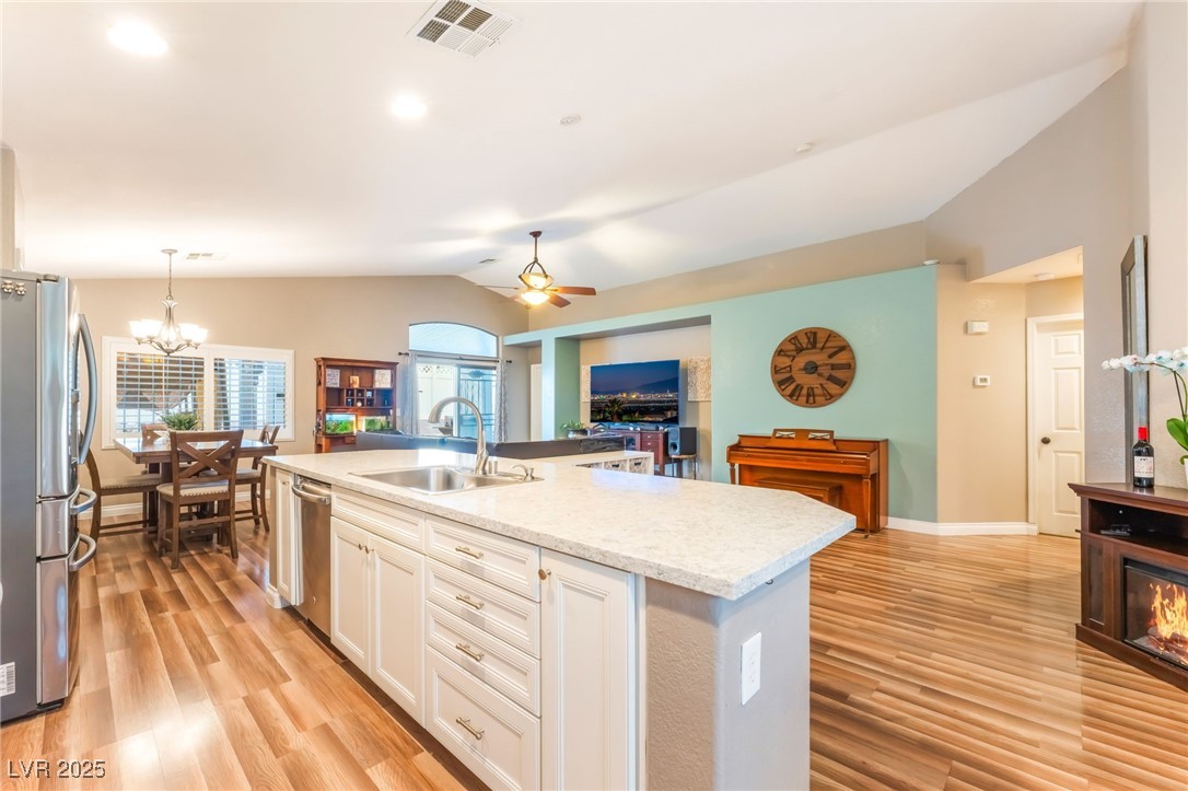 5733 Dazzling Sparks Street