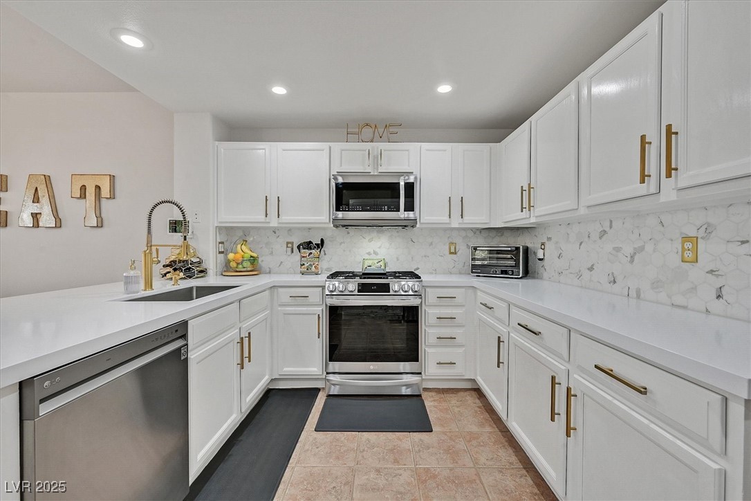 10640 Amber Ridge Drive 101