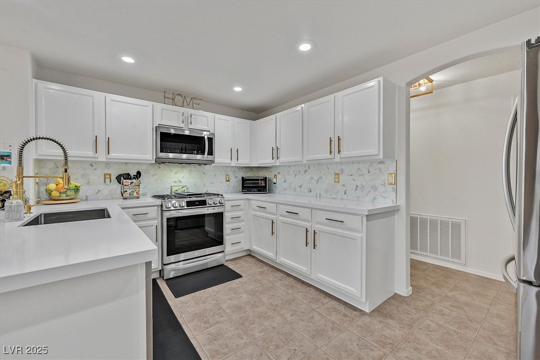 10640 Amber Ridge Drive 101