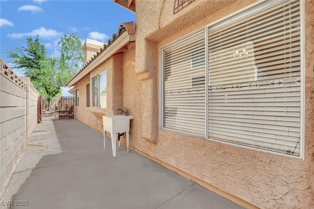 9228 Sun Rose Avenue