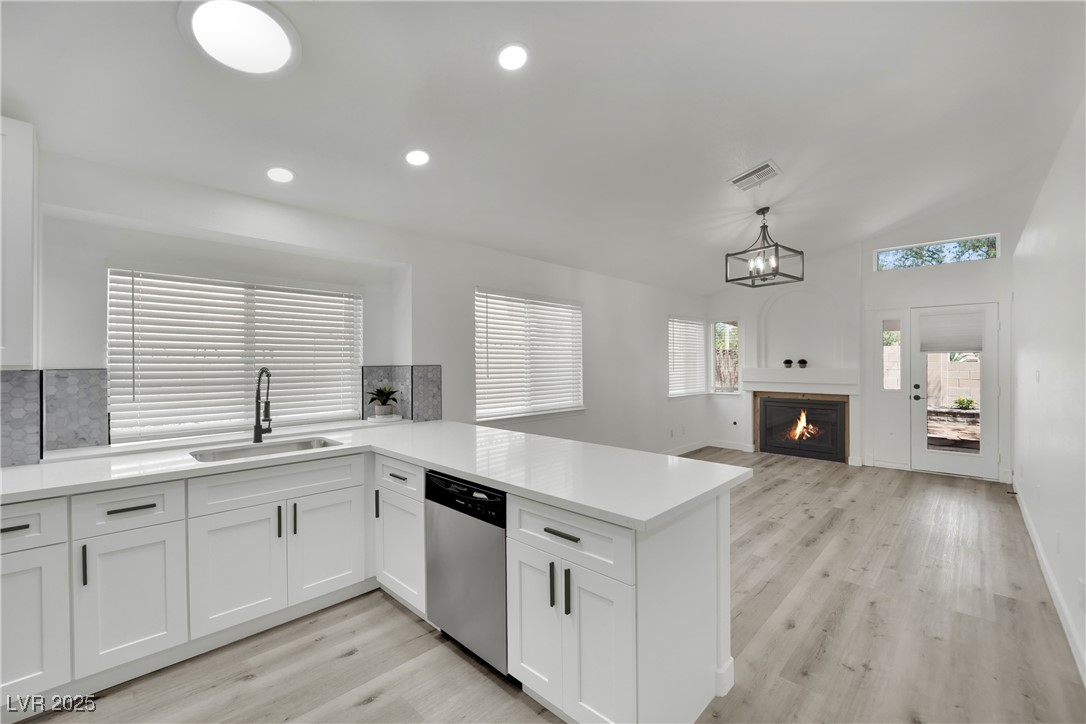 9228 Sun Rose Avenue