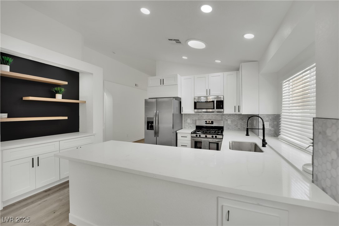 9228 Sun Rose Avenue