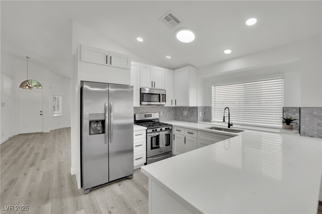 9228 Sun Rose Avenue