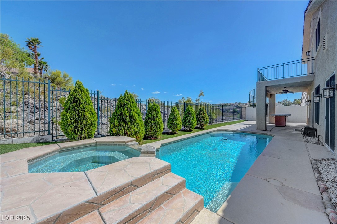 3079 Evening Mist Avenue