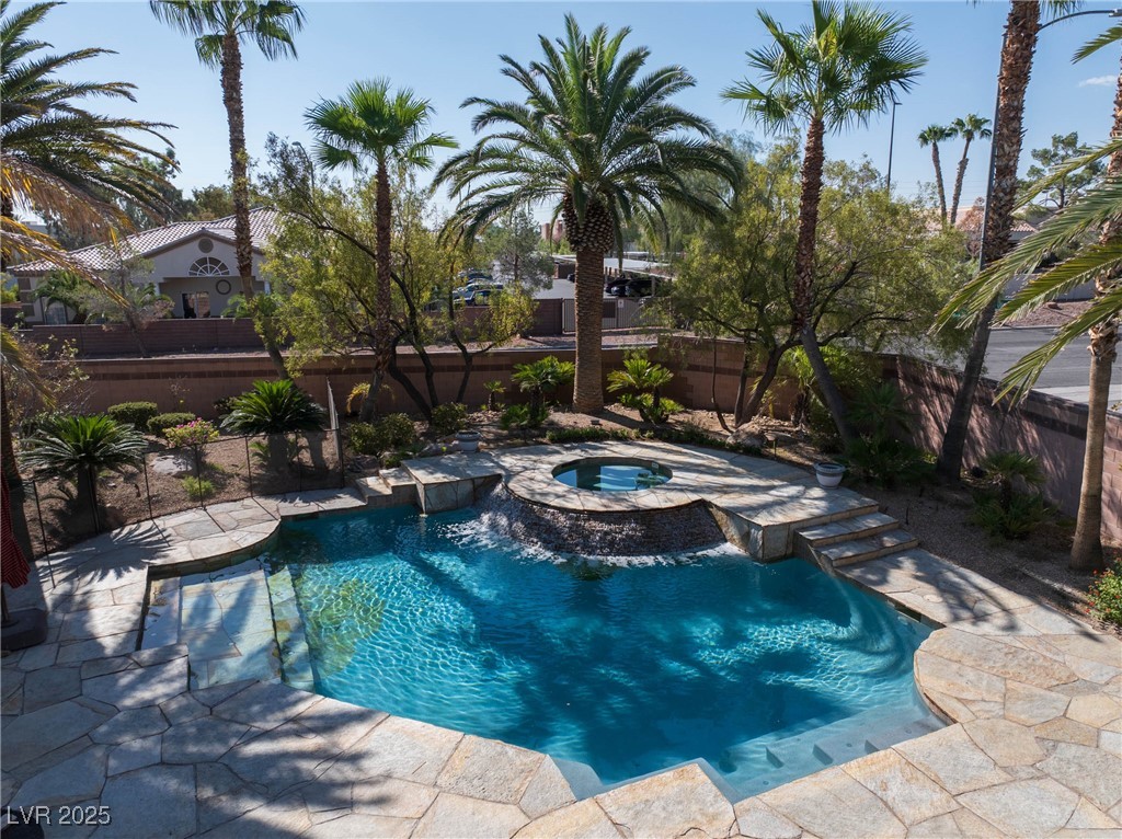 2285 Villefort Court