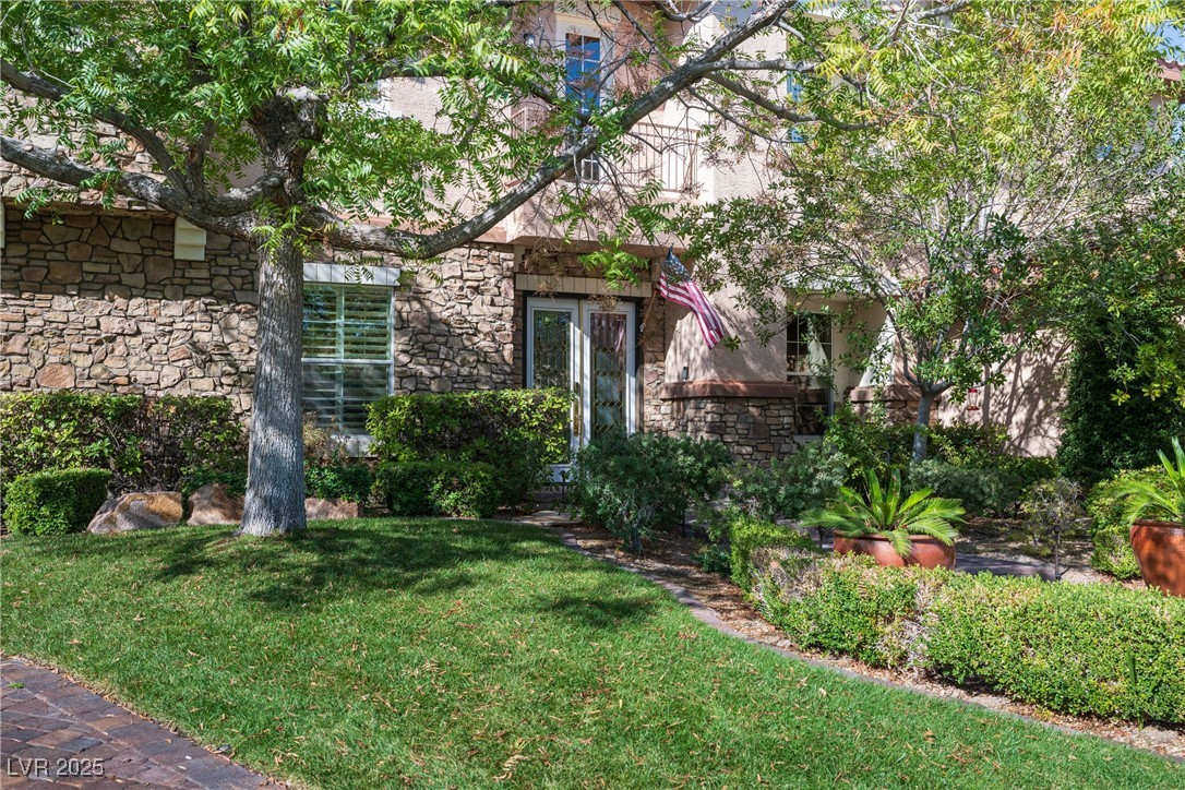 2285 Villefort Court