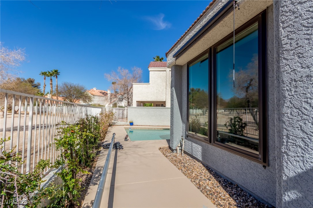 5221 Crooked River Circle