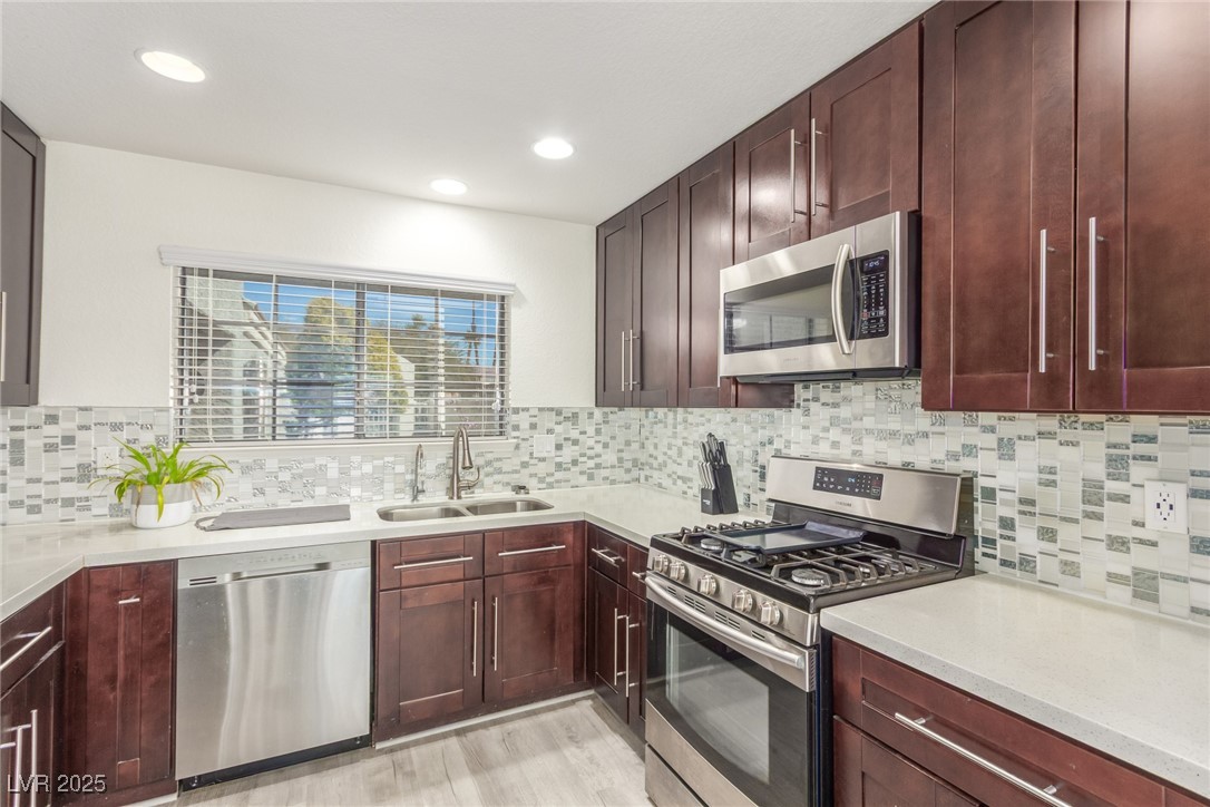 5221 Crooked River Circle