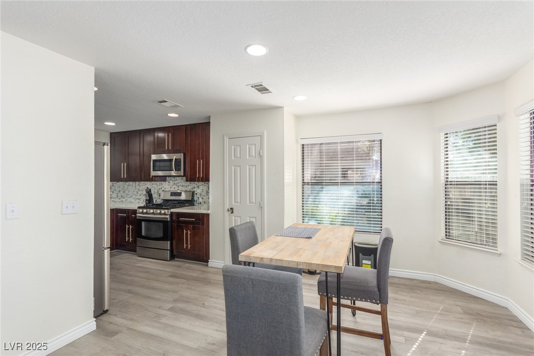 5221 Crooked River Circle
