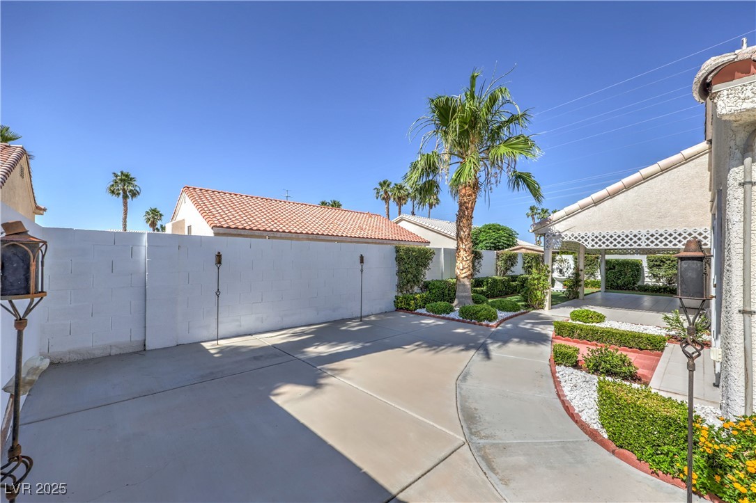5425 Thomaston Court