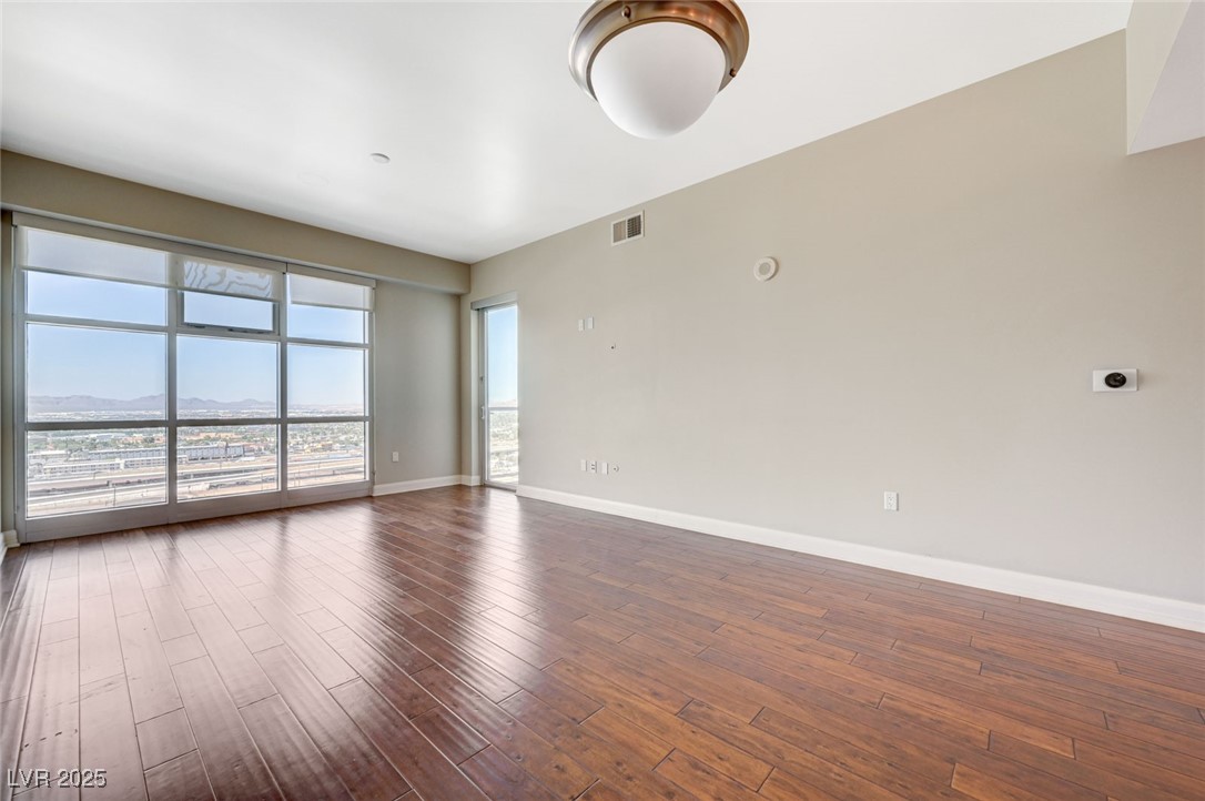 150 Las Vegas Boulevard 1716