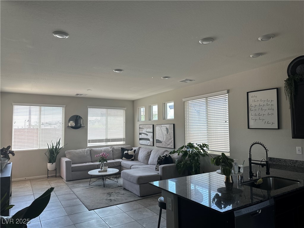 7636 Bandon Cliffs Street