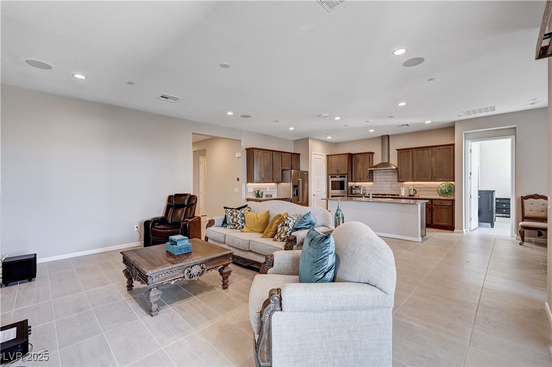 8934 Windgate Ranch Street