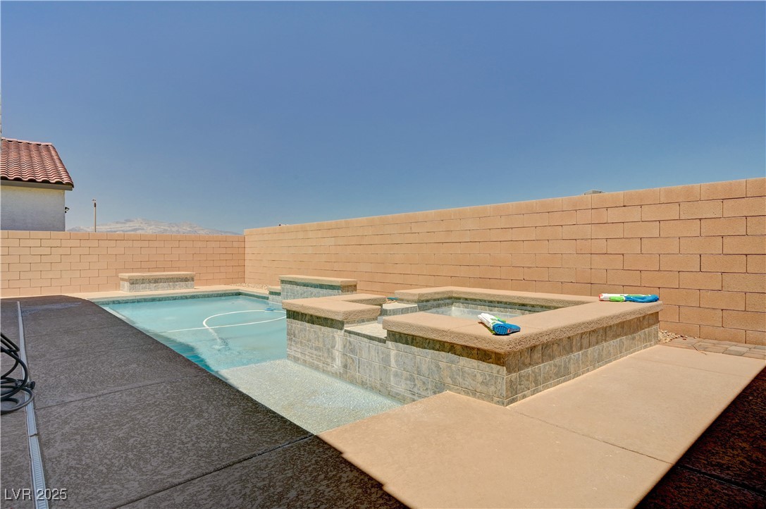 8934 Windgate Ranch Street