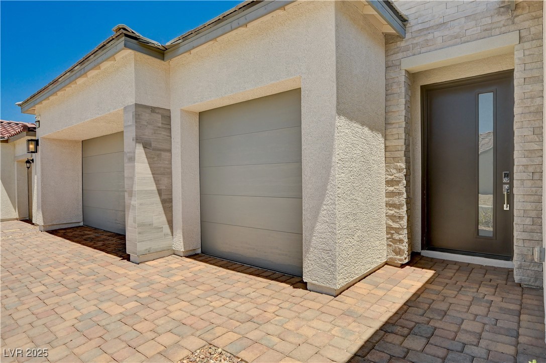 8934 Windgate Ranch Street