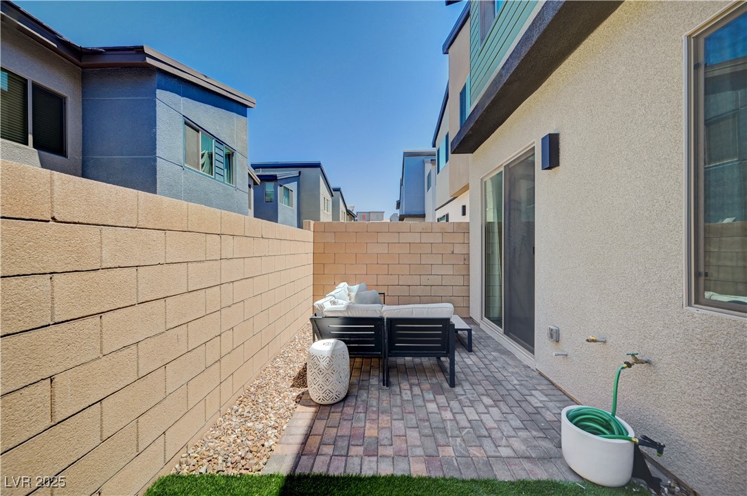 3358 Via Strada Street