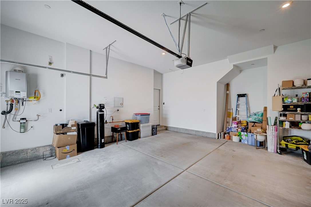 3358 Via Strada Street